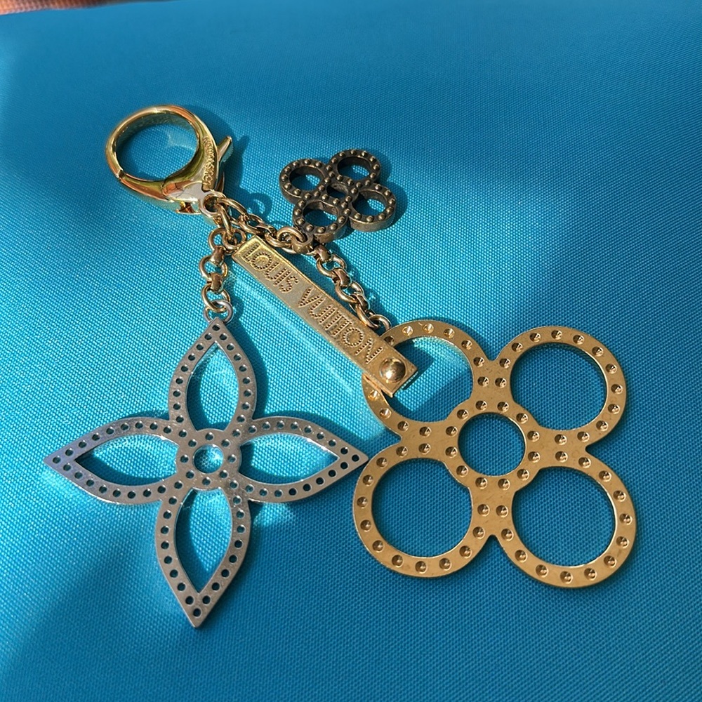 Louis Vuitton Gold and Silver Floral Key Holder